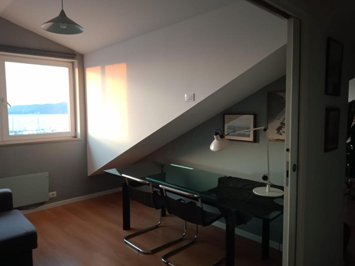 Mansarda Centrale Vista Mare Apartment ตรีเอสเต ภายนอก รูปภาพ