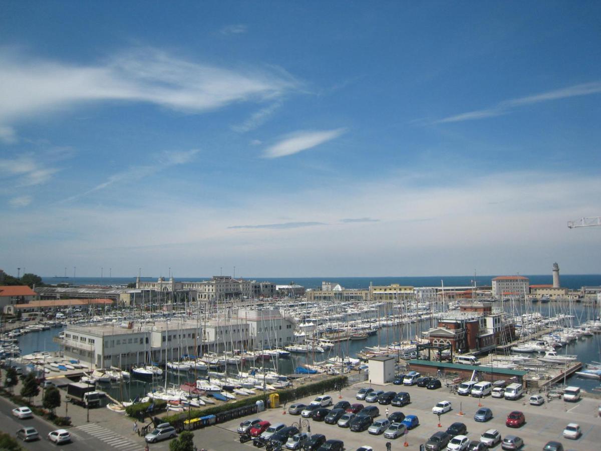 Mansarda Centrale Vista Mare Apartment ตรีเอสเต ภายนอก รูปภาพ